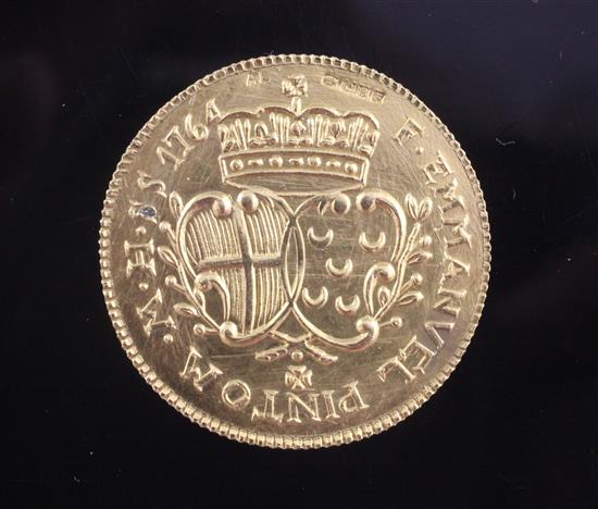 A Knights of Malta replica 18ct gold 20 Scudi coin, bearing date 1764, Dia 27mm; 10.g